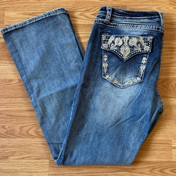 Grace in LA Denim - Grace In LA Embellished Jeans 32 Cowgirl Rhinestone Gold Embroidered Hearts EUC